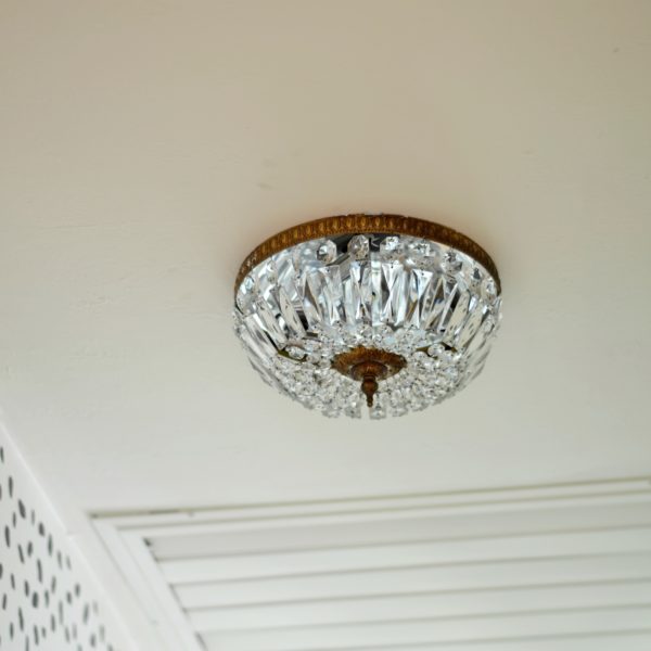 That One Time My Neighbor Gifted Me The Most Amazing Vintage Chandeliers…